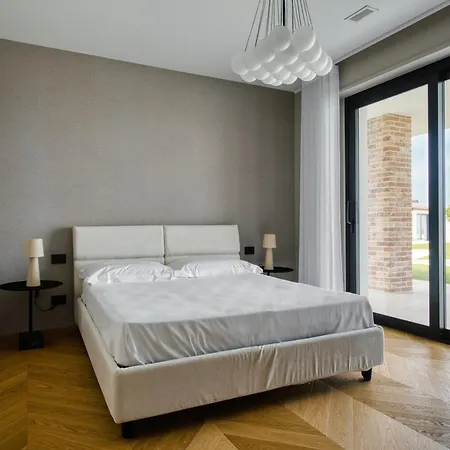 Altavista Roero Villa *