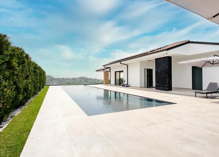 Vila Altavista Roero Monteu Roero